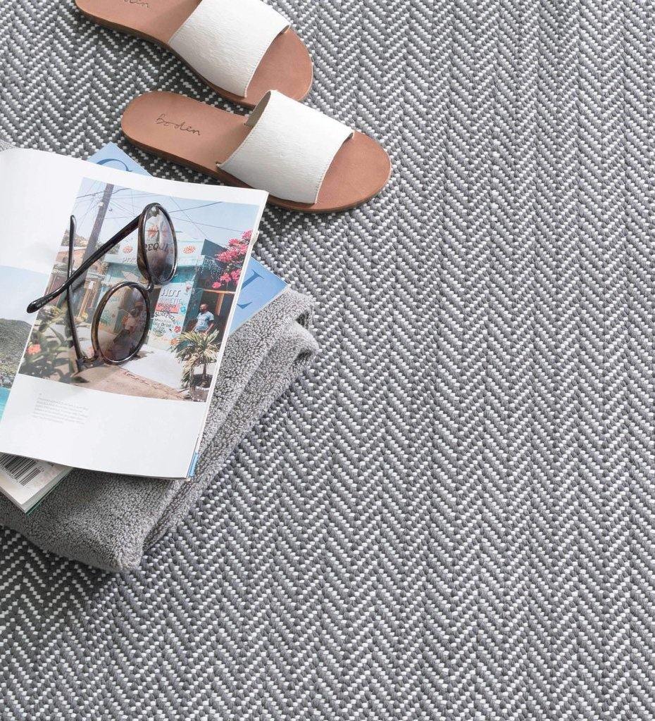 Herringbone Shale/White Indoor/Outdoor Rug 180x270